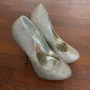 Elegant Gold Glitter Pumps Heels 6.5
